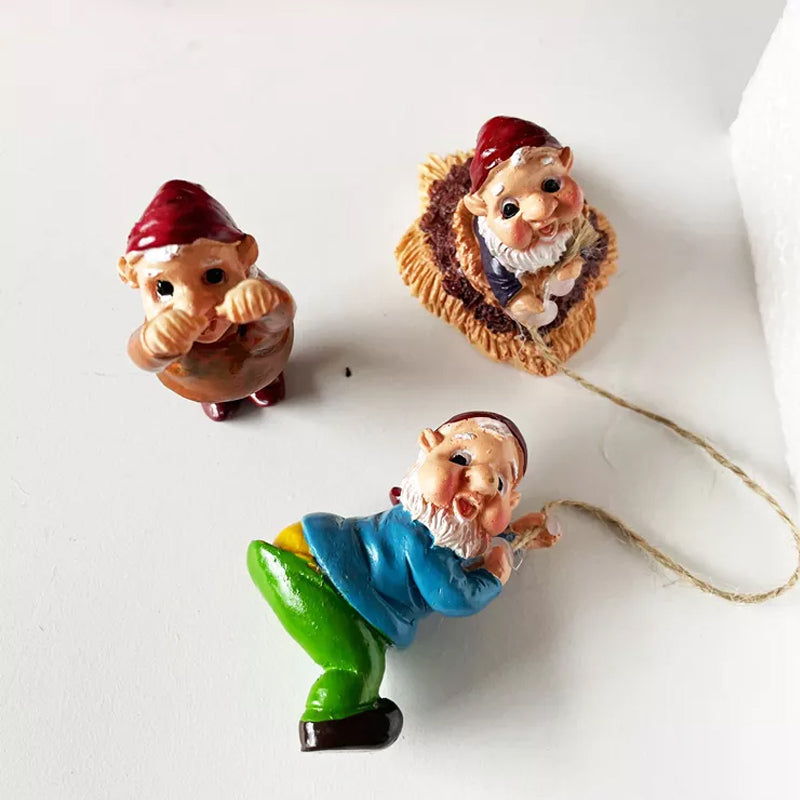 BowLift | Gnome Climbing Ornament