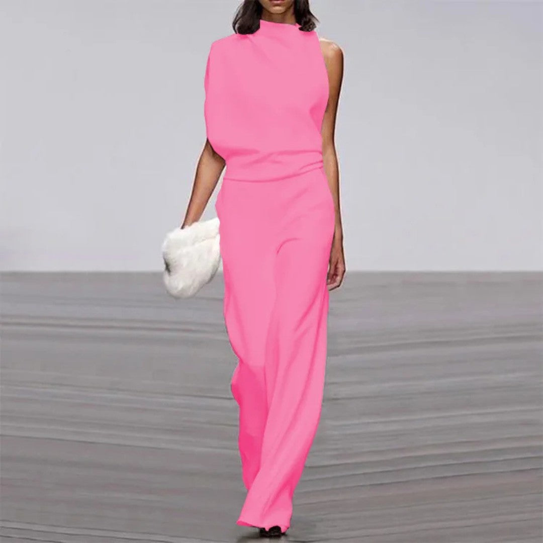 Elegant Sleeveless Jumpsuit with Tailored Fit and Wide-Leg Silhouette