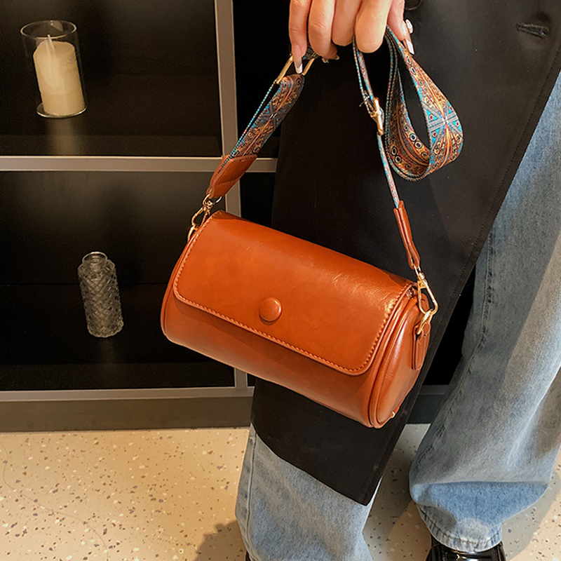 BowLift | Female Retro Cylinder Bag