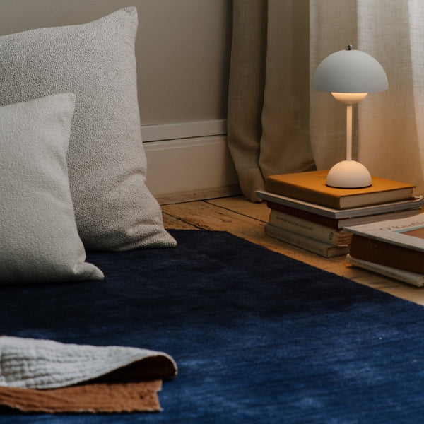 BowLift | Adjustable brightness flower pot lamp - Italian rechargeable table lamp VP3