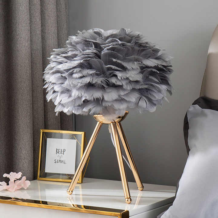 BowLift | Blossom Table Lamp – Elegant Feather Design with Dimmable Light