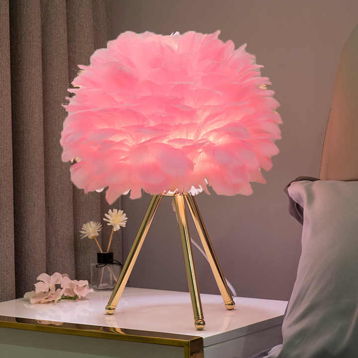 BowLift | Blossom Table Lamp – Elegant Feather Design with Dimmable Light
