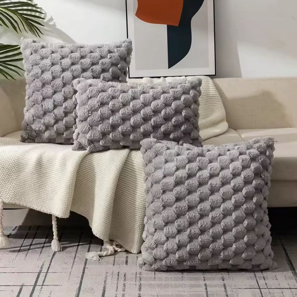 BowLift | Cushion cover made of cotton blend with fluffy 3D feel