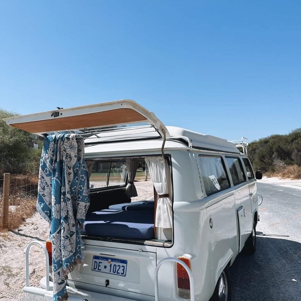 BowLift | Blue Daisy Bloom Boho Travel Outdoor Blanket