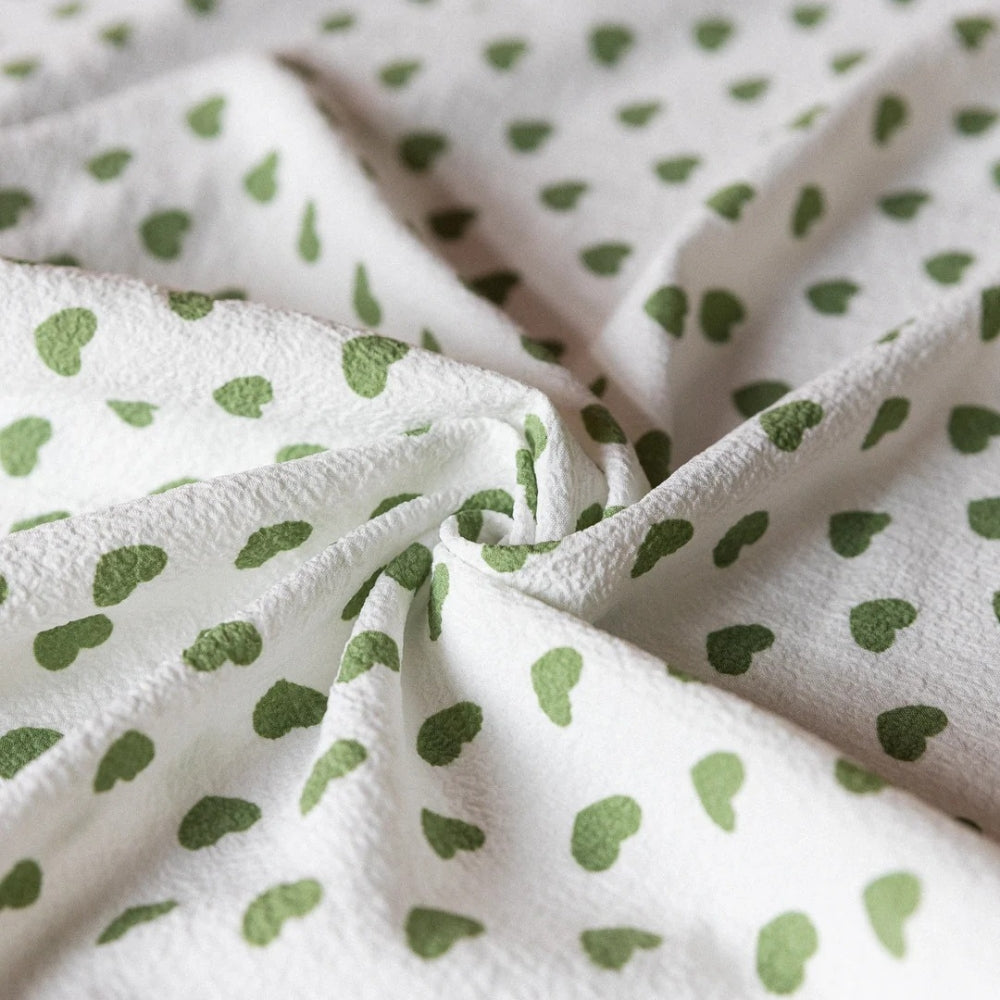 BowLift | Dotted Heart Table Cloth