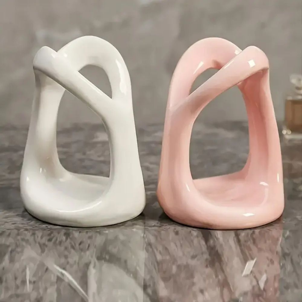 BowLift | Heart-Shaped Ceramic Toothbrush Holder
