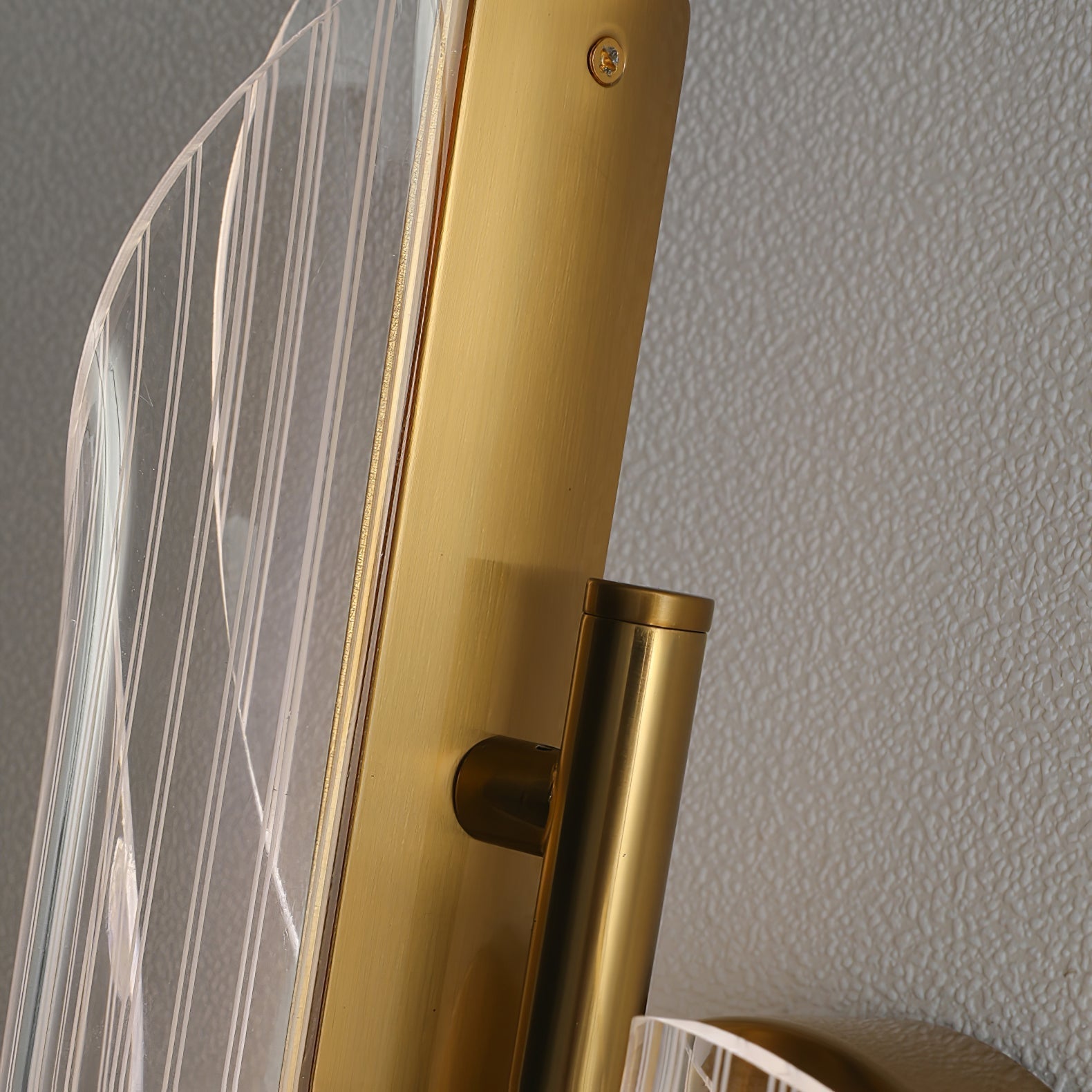 BowLift | CrystalAura – Sparkling Crystal Wall Light for Glamorous Touch