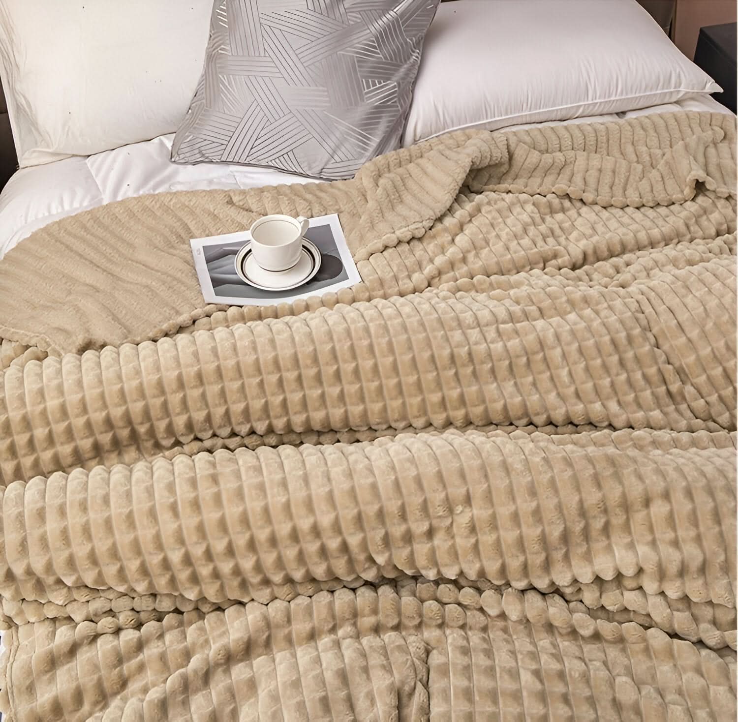 BowLift | CORALWAVE – Ultra-soft Textured Fleece Blanket