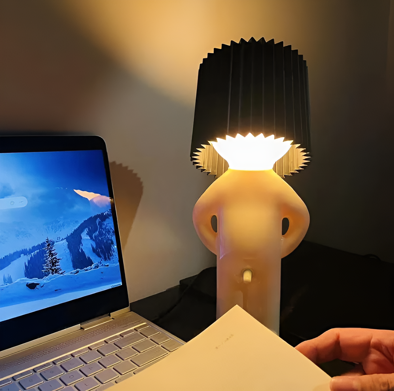 BowLift | Table lamp - Creative little Shy Boy LED lamp