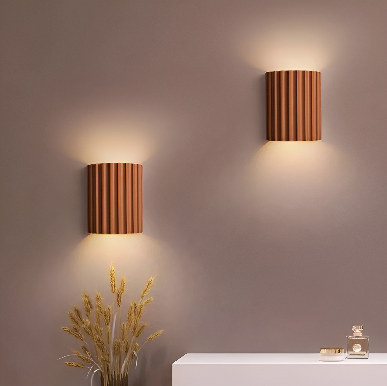 BowLift | Striped LED wall light made of resin for a modern Nordic atmosphere