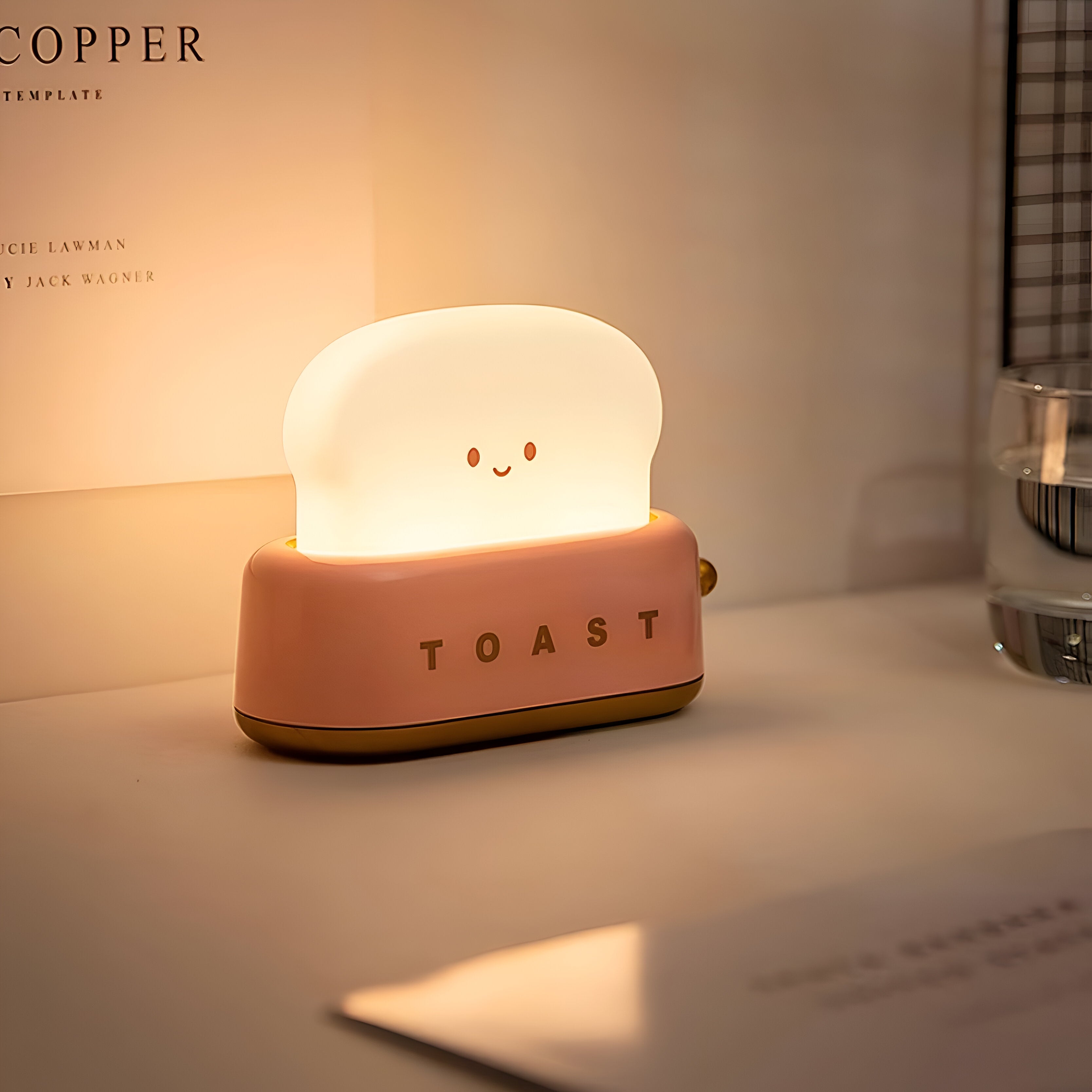 BowLift | TinyToast Table Lamp – Portable Toaster-Shaped Night Light with Dimmable LED & USB Port