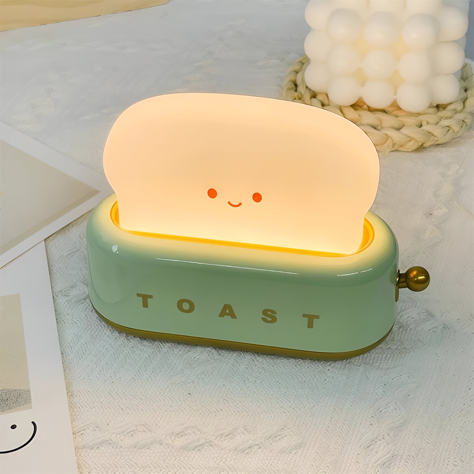 BowLift | TinyToast Table Lamp – Portable Toaster-Shaped Night Light with Dimmable LED & USB Port