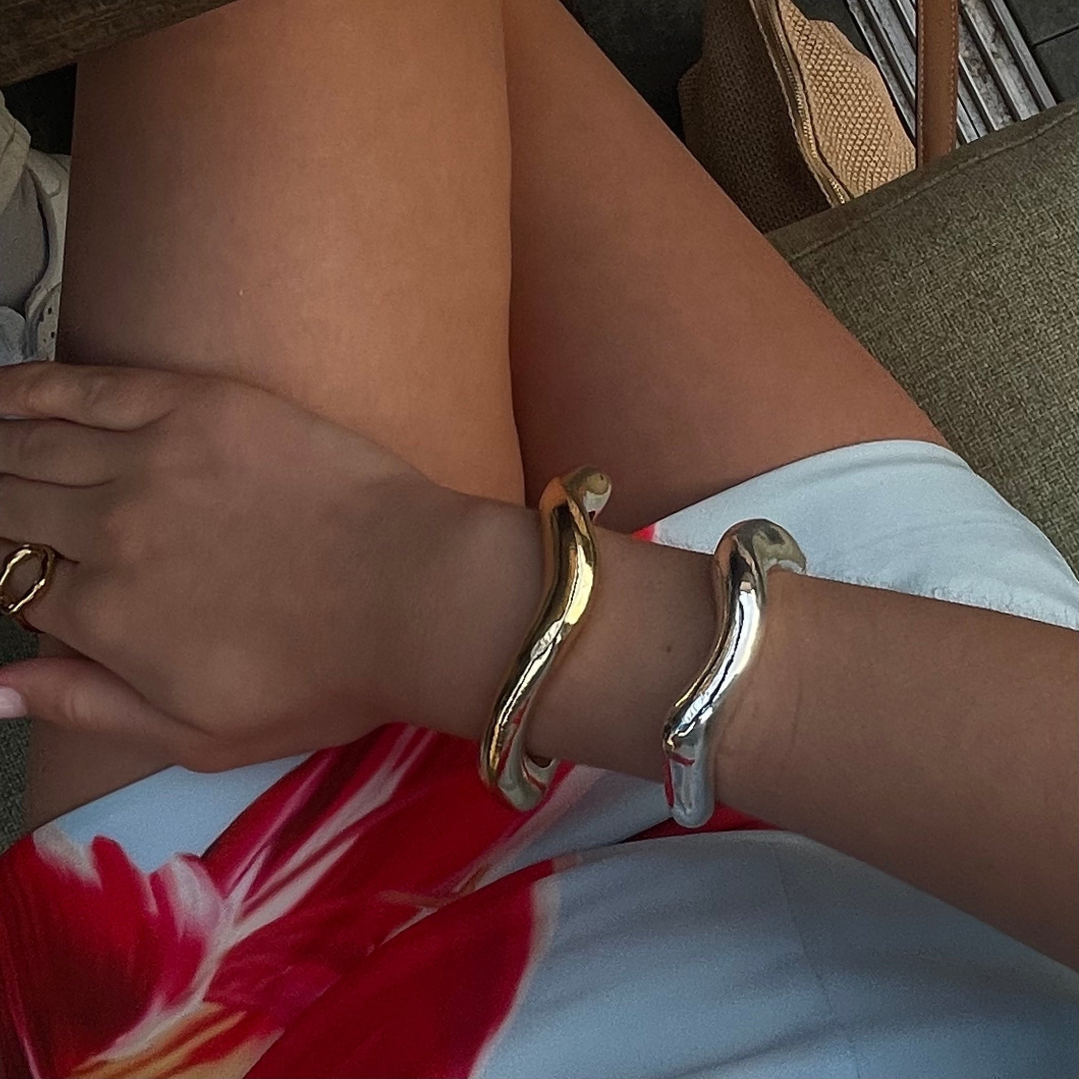 BowLift | Elegant Open Gold Bracelet – Stylish Highlight for Your Look