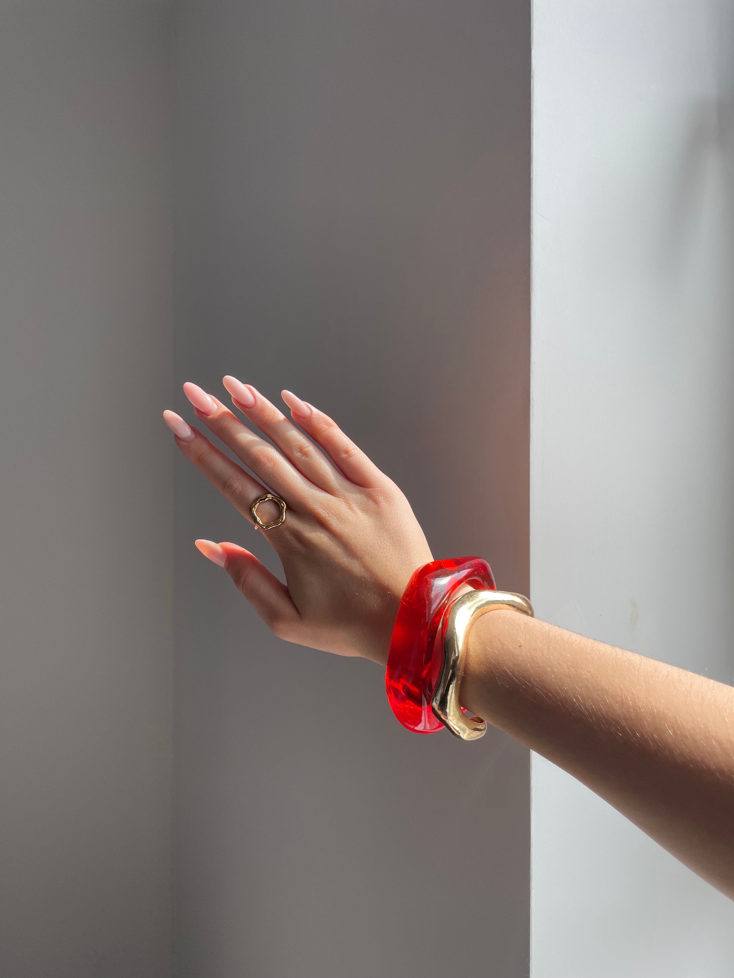 BowLift | Stylish Bracelet in Strawberry Red – A Lively Accent for Your Look