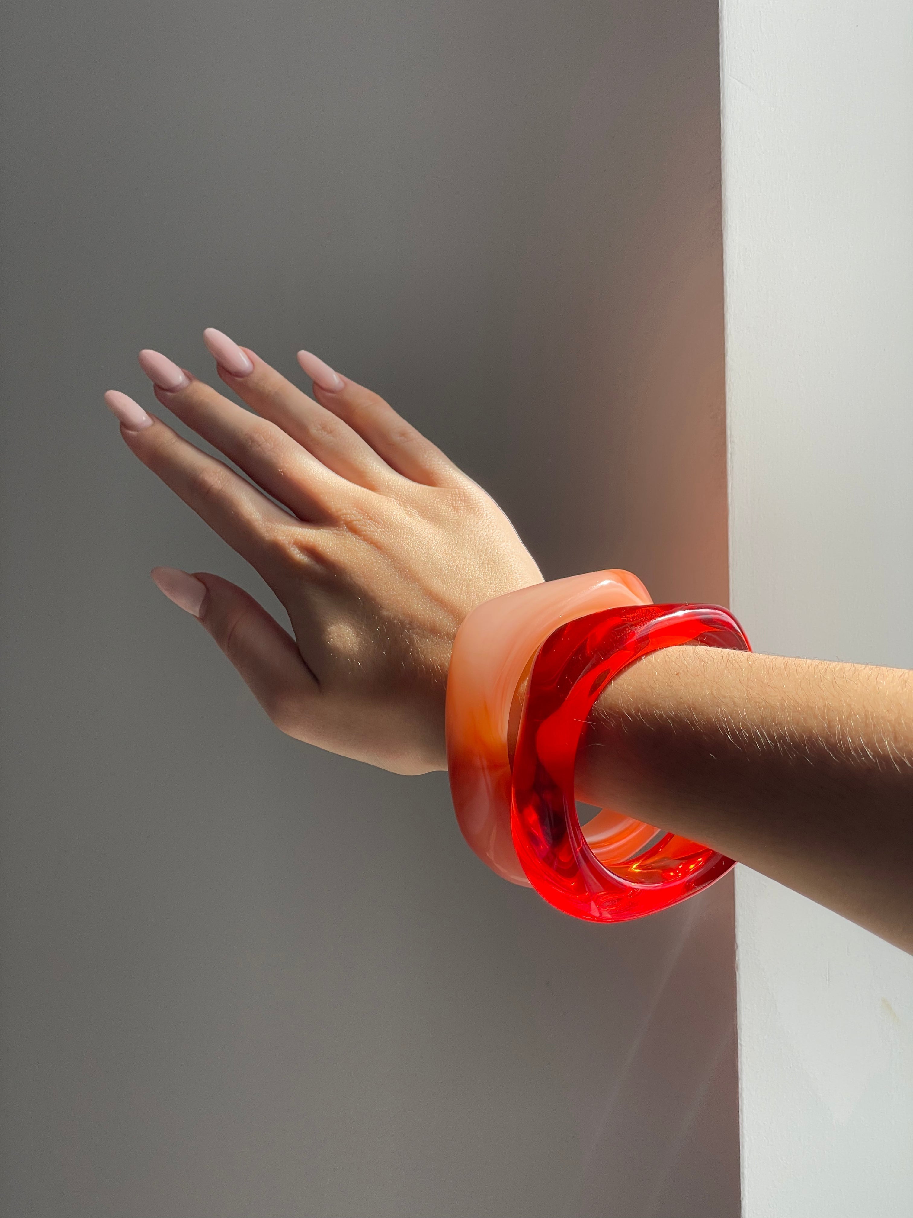 BowLift | Stylish Bracelet in Strawberry Red – A Lively Accent for Your Look