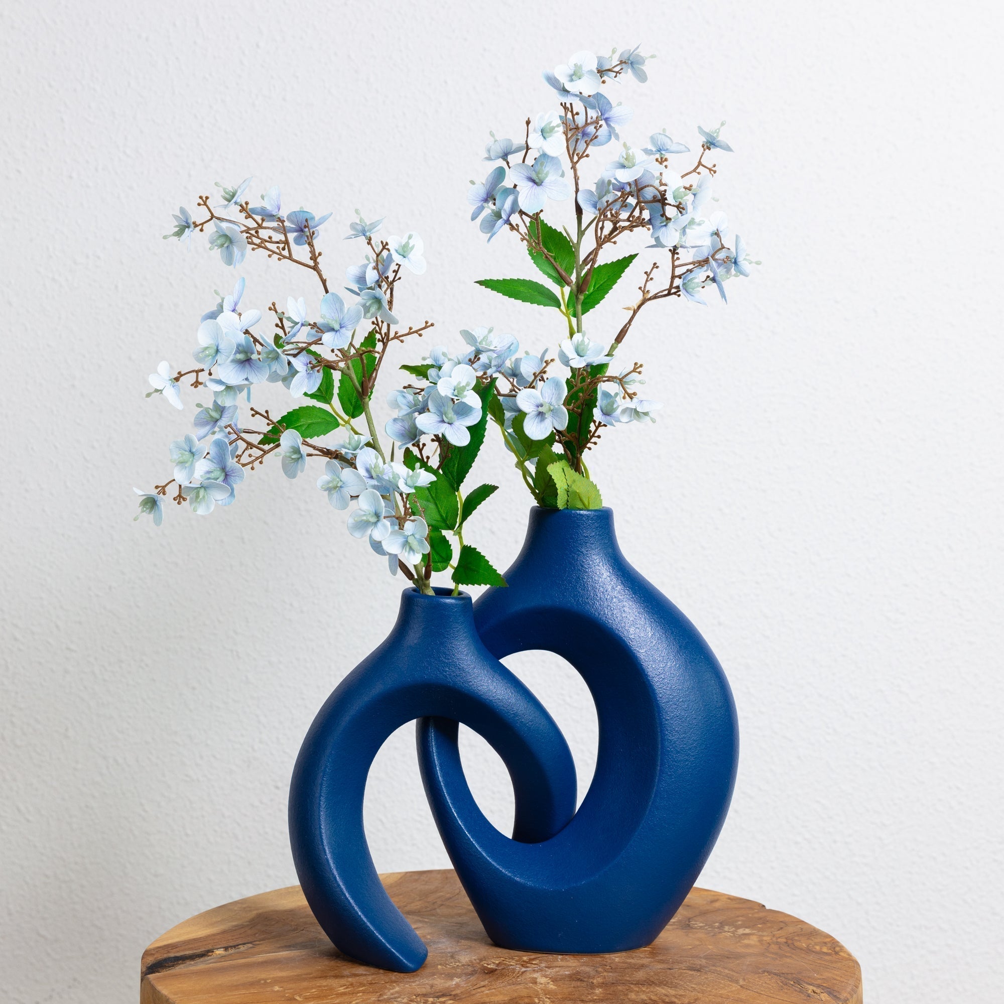 BowLift | Gleora Intertwined Ceramic Flower Vase – Elegant Decorative Centrepiece for Modern & Classic Interiors