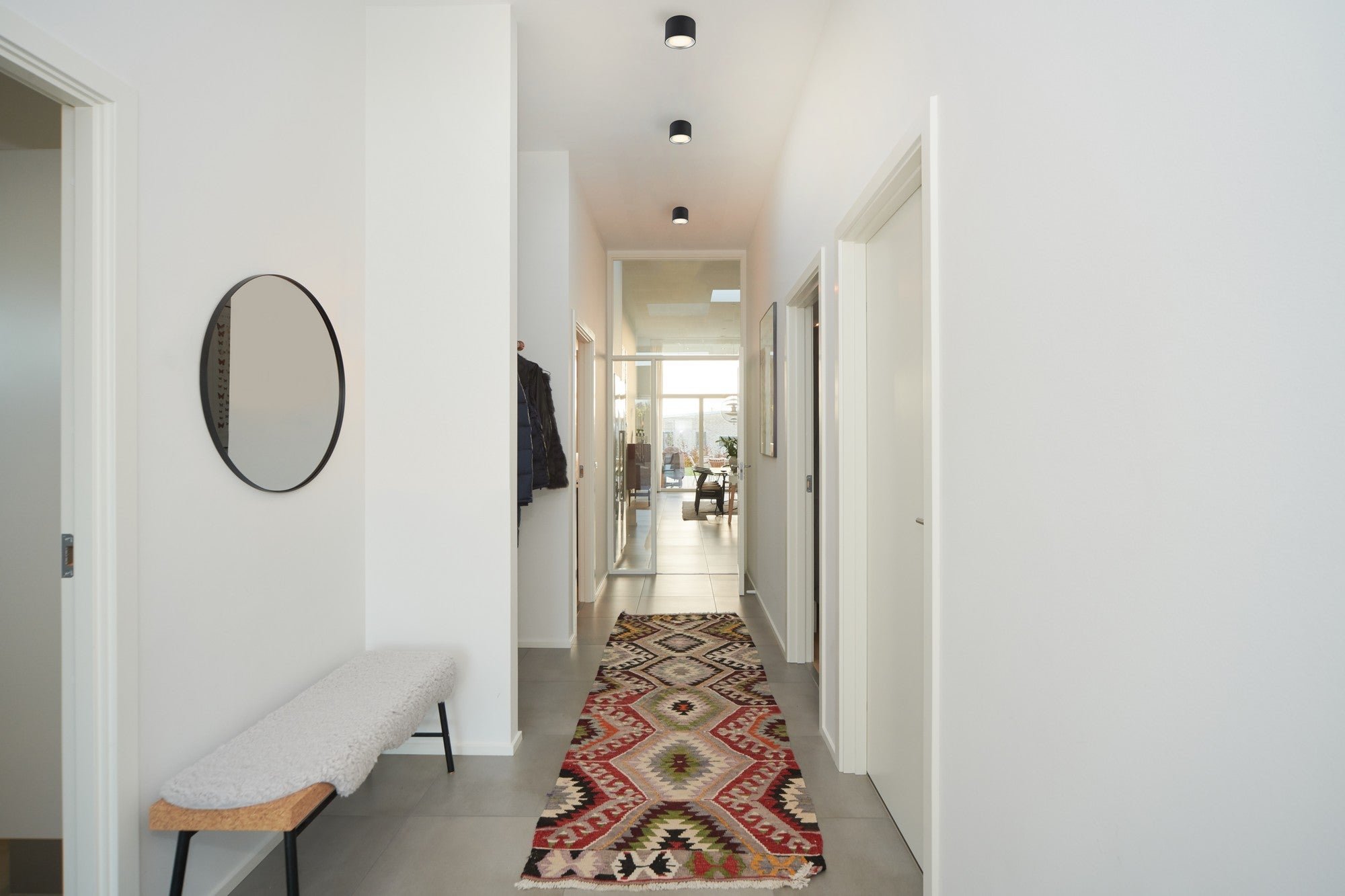 BowLift | Delicate light in minimalist style