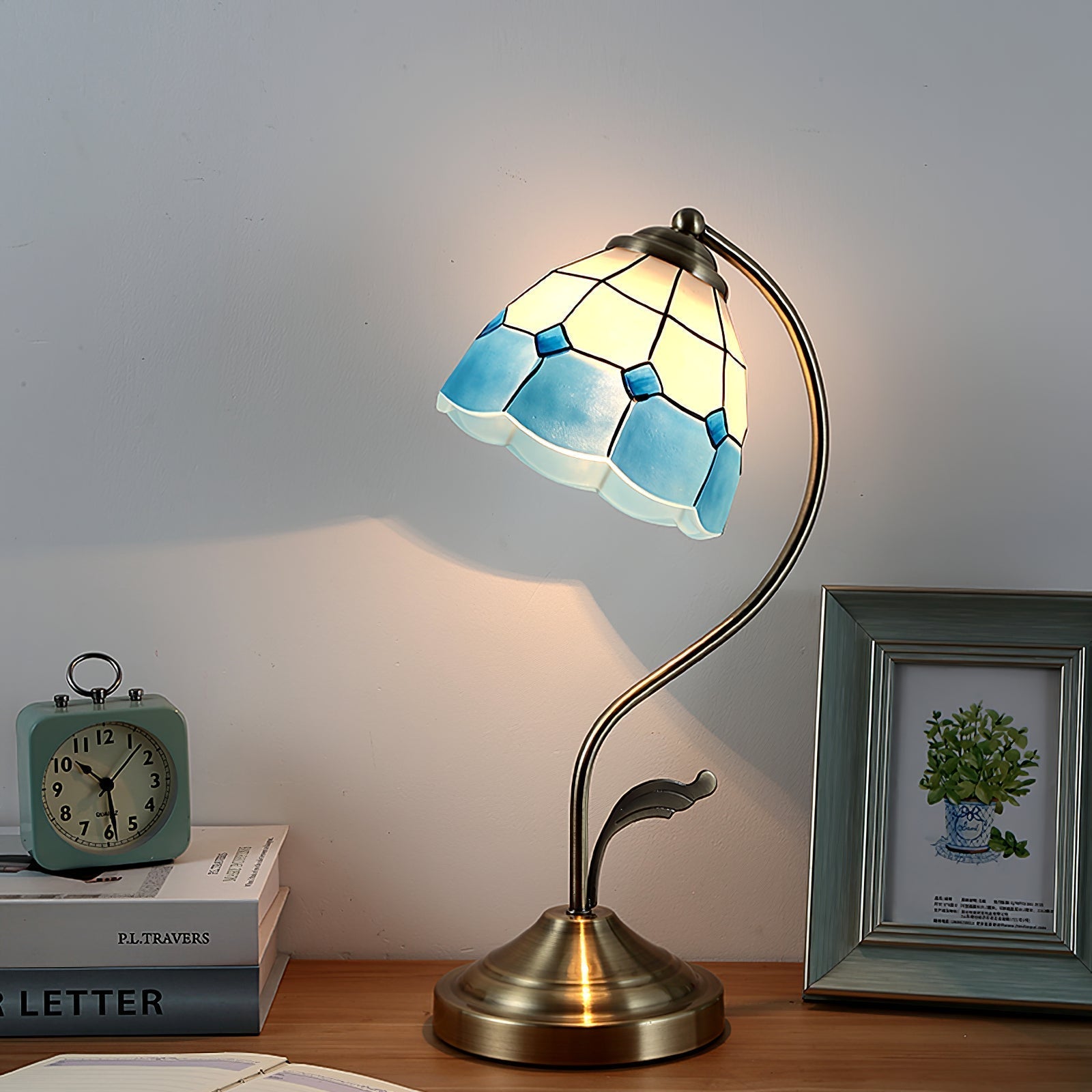 BowLift | LuxePetal – White and Blue Glass Floral Table Lamp in Gold