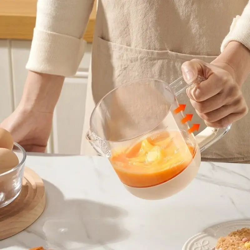 BowLift | Multifunctional Mixing Cup for Eggs – Manual Press with Measuring & Filtering Function