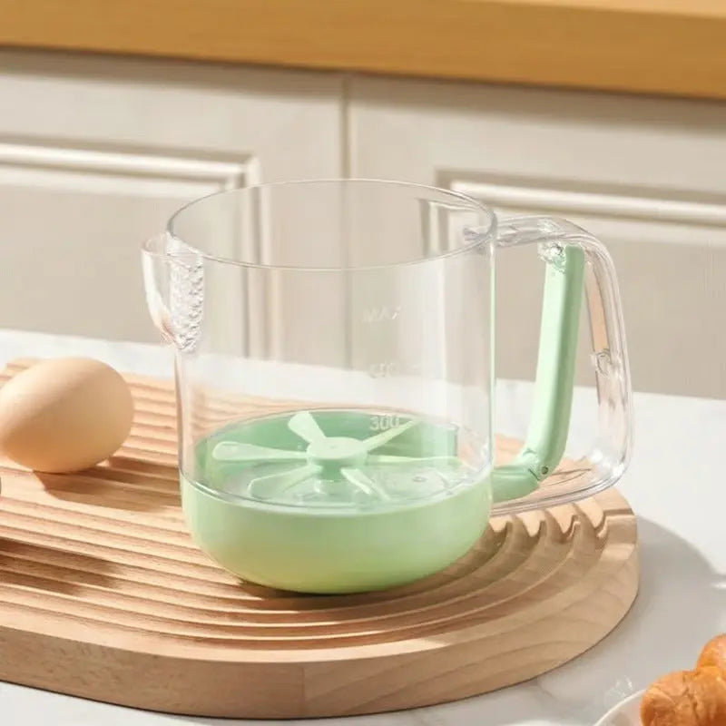 BowLift | Multifunctional Mixing Cup for Eggs – Manual Press with Measuring & Filtering Function
