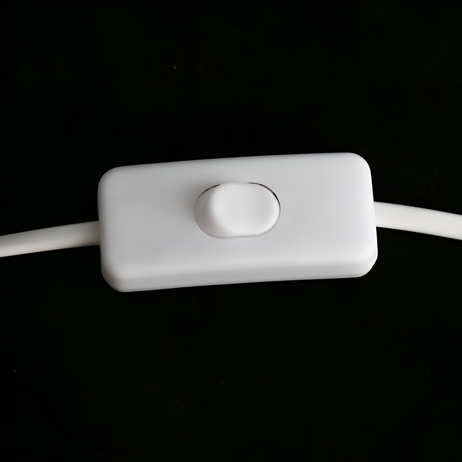 BowLift | Round Metal Table Lamp in Scandinavian Design