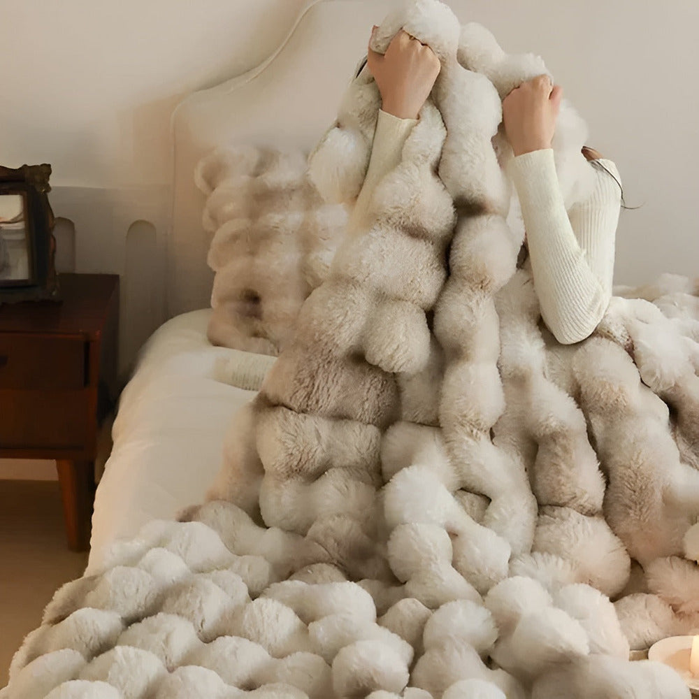 BowLift | Fluffy Faux Fur Travel Blanket – Soft and Washable Fleece Blanket