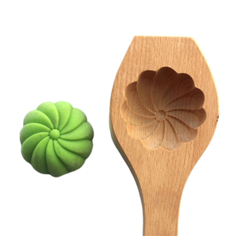 BowLift | Wooden Moon Dumpling Maker Mold