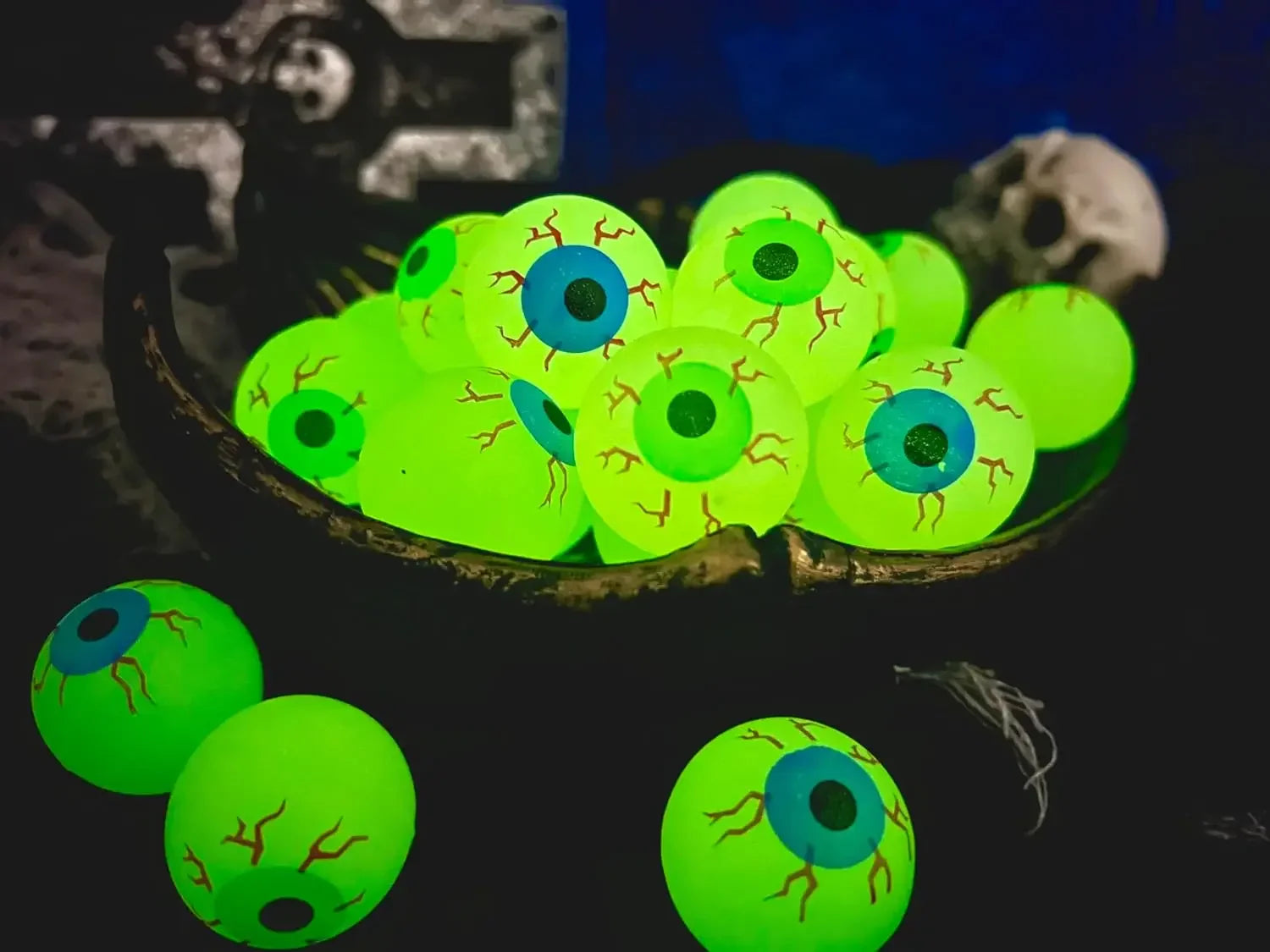 BowLift | Glowing Halloween Eyeball