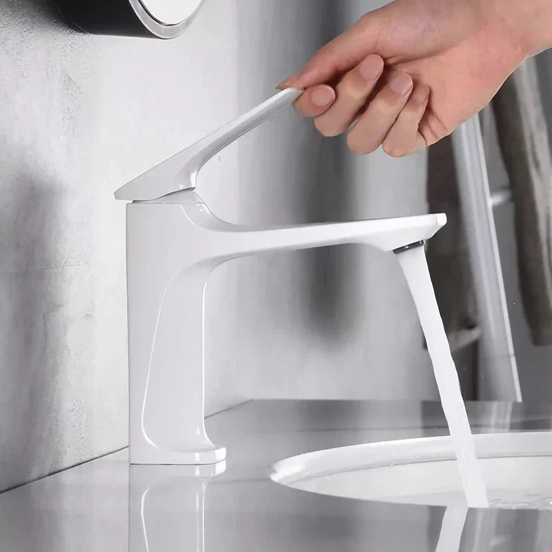 BowLift | Elegant bathroom faucet - with single lever for timeless comfort