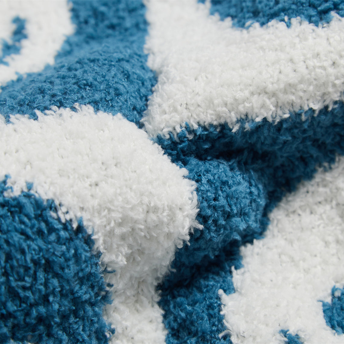 BowLift | Smiley Checked Blanket