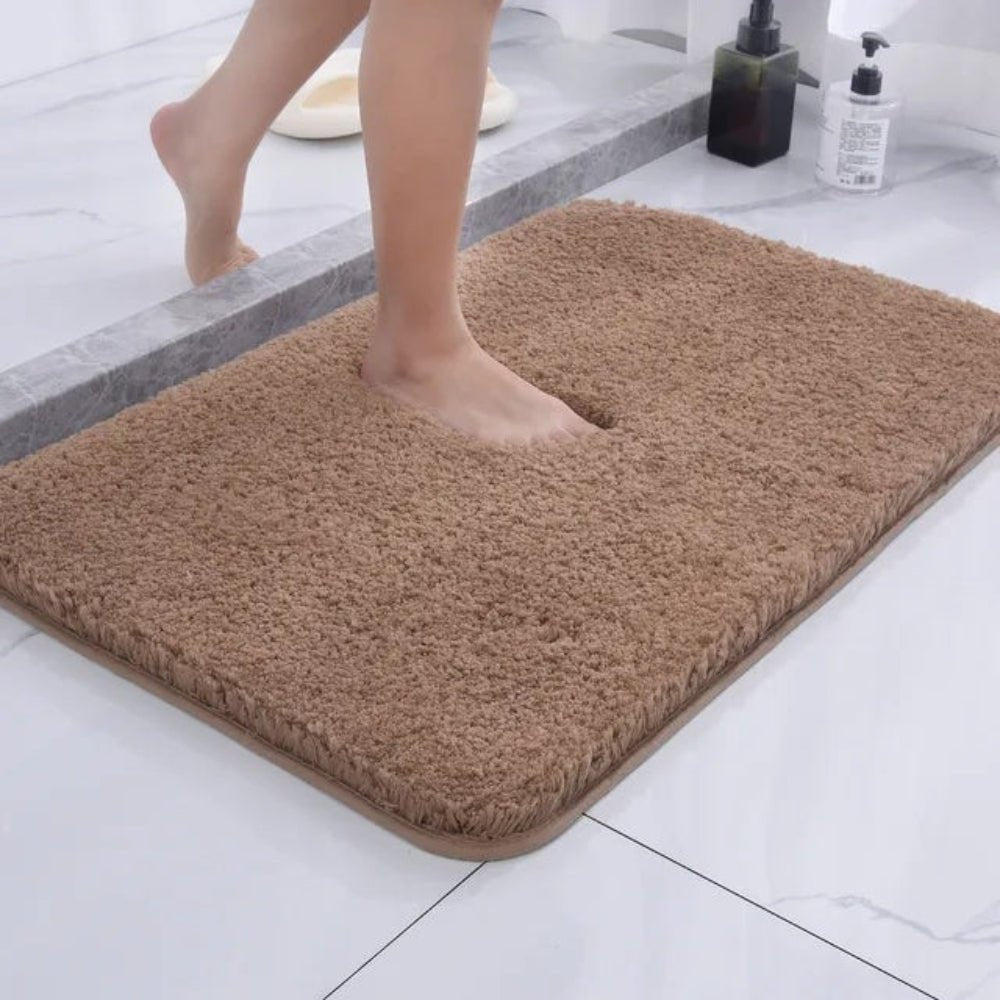 BowLift | Fluffy bathroom rug with soft fur texture
