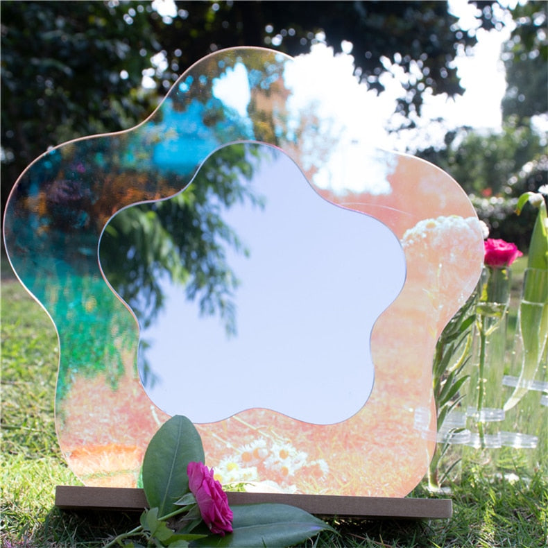 BowLift | Decorative Wavy Colorful Mirror