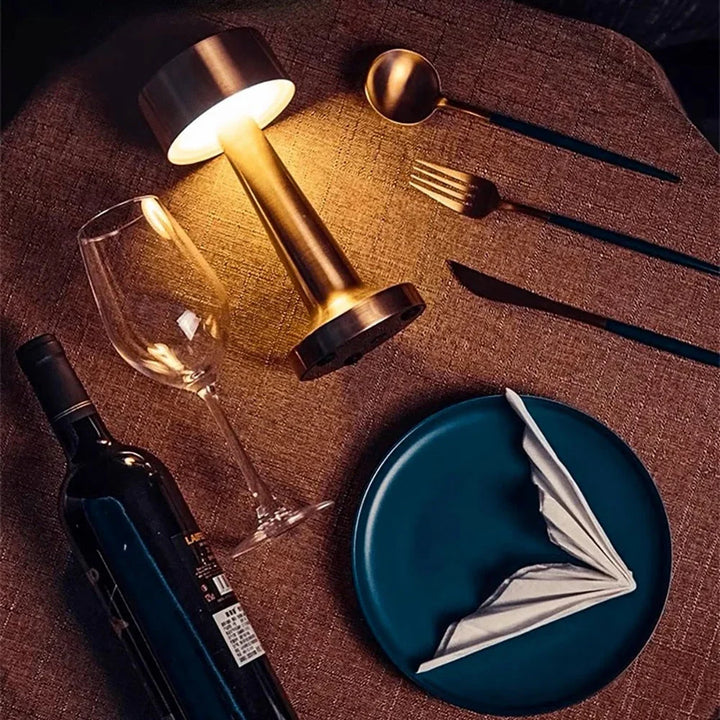 BowLift | Elegant LED table lamp