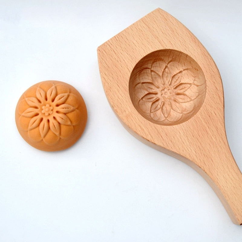 BowLift | Wooden Moon Dumpling Maker Mold