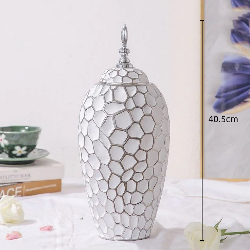 BowLift | GoldenPattern | Ceramic Vase with Luxurious Gold Accents – Modern Decorative Home Piece