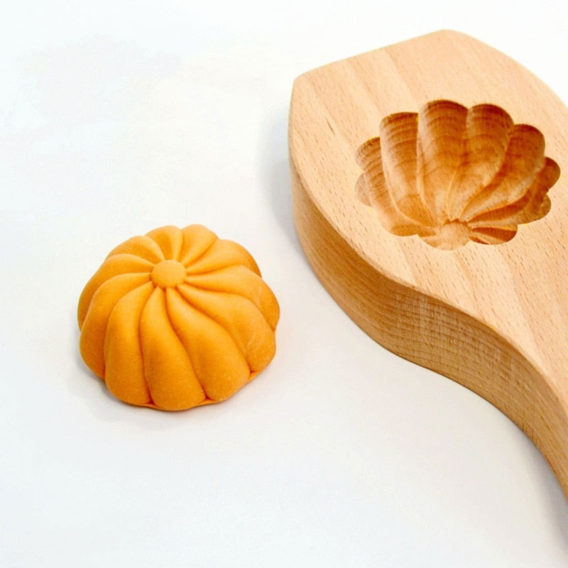 BowLift | Wooden Moon Dumpling Maker Mold