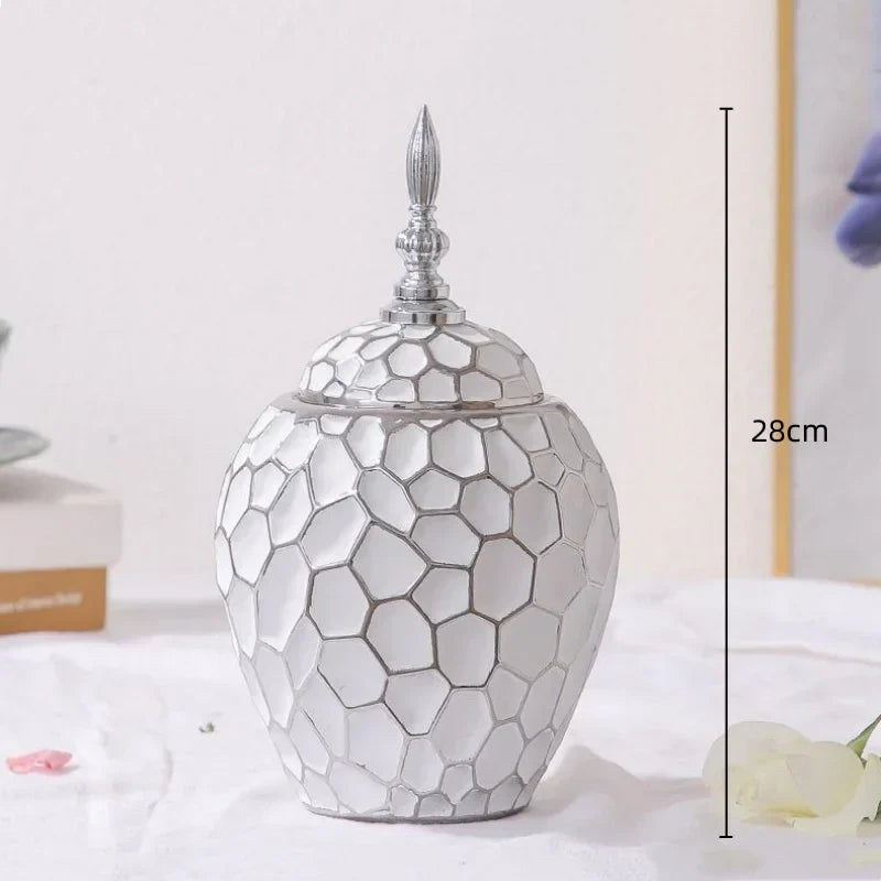 BowLift | GoldenPattern | Ceramic Vase with Luxurious Gold Accents – Modern Decorative Home Piece