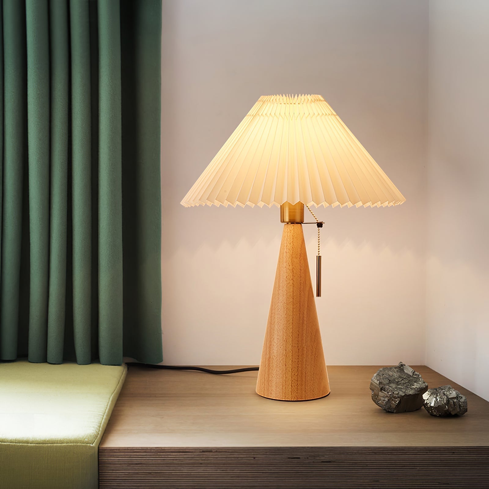 BowLift | AntiqueRadiance – Elegant Wood and Metal Table Lamp