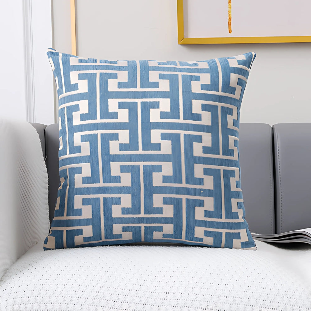 BowLift | Timeless Maze Pattern Cushion Cover