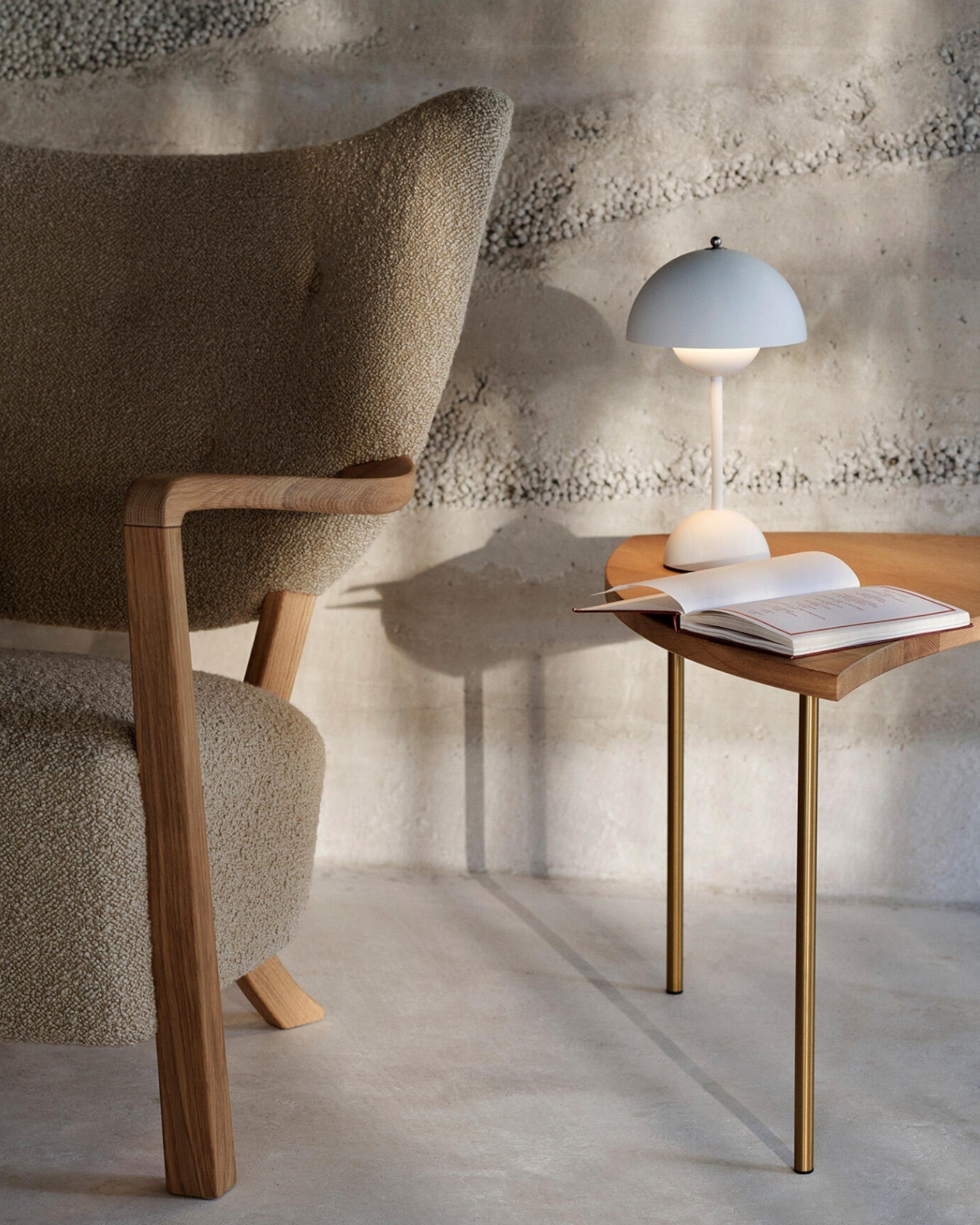 BowLift | NordLight – LED Table Lamp Scandinavian Design, dimmable and sustainable in metal