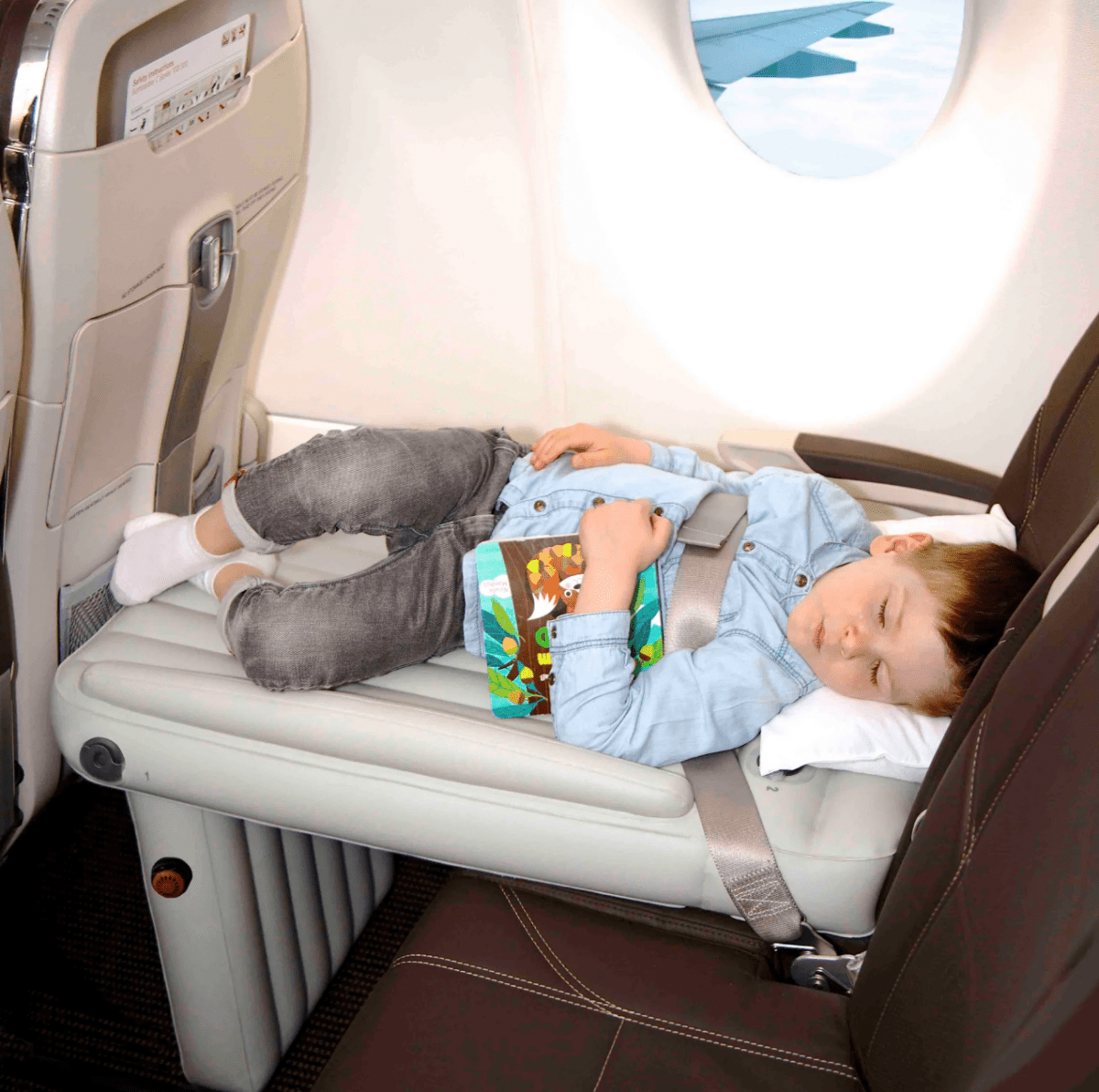 BowLift | CloudNap Travel Bed – Inflatable Plane Comfort for Kids