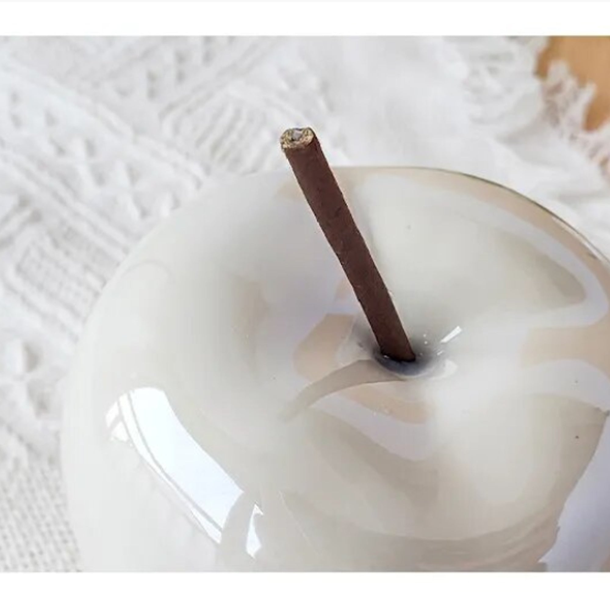 BowLift | Apple Translucent Nightstand Lamp