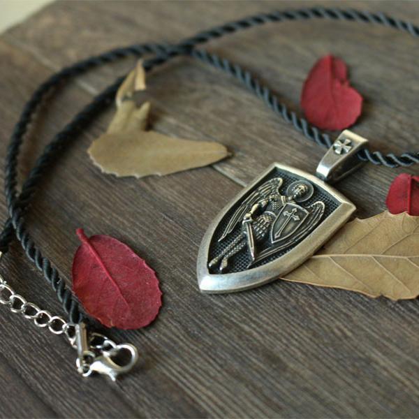 BowLift | Archangel Charm Necklace