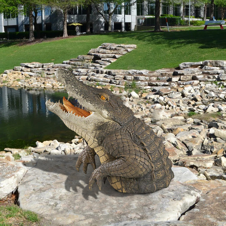 BowLift | Garden Swamp Gator Statue