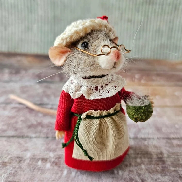 BowLift | Handmade felt mouse | Christmas decoration & gift idea | Needle felted from wool & fabric | Sustainable