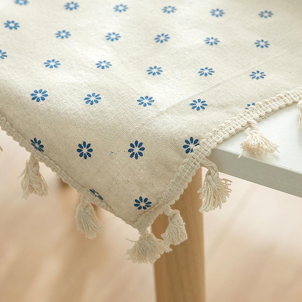 BowLift | Blue Daisy Tablecloth