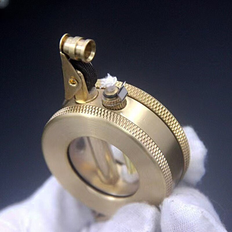 BowLift | CLASSIC TIME – Retro Metal Kerosene Lighter with Vintage Design