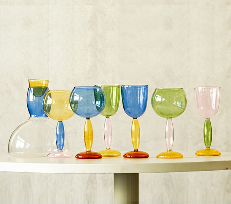 BowLift | Chalice and carafe made of colored glass by Phillips