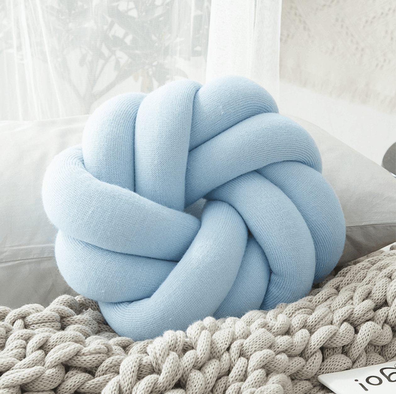 BowLift | Creative Cotton Knot Ball Pillow