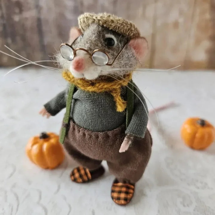 BowLift | Handmade felt mouse | Christmas decoration & gift idea | Needle felted from wool & fabric | Sustainable
